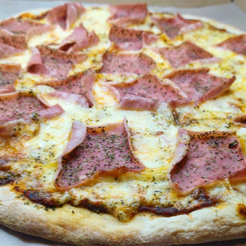 Pizza Americana (8 slices)