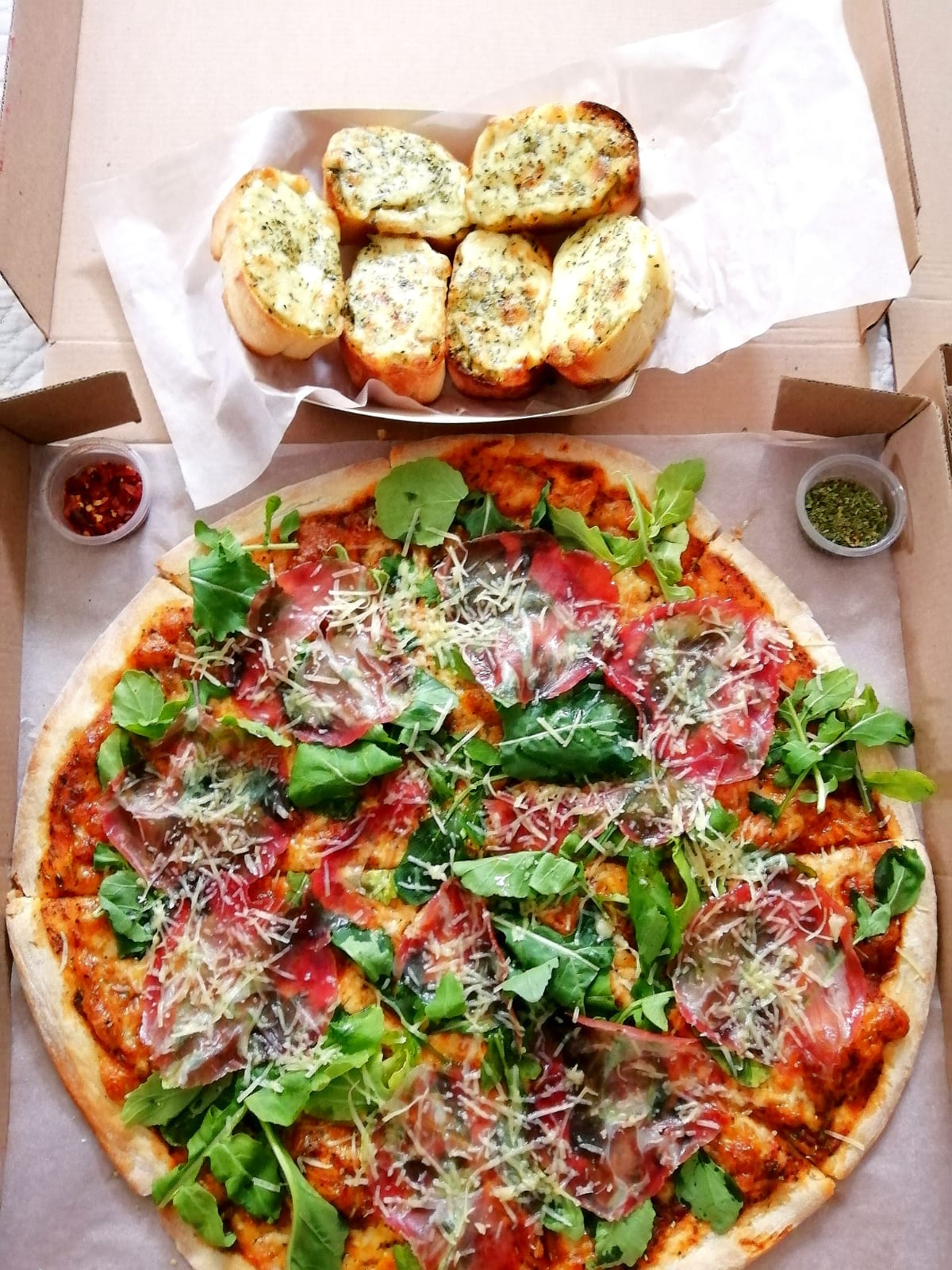 Pizza Prosciutto (8 slices)