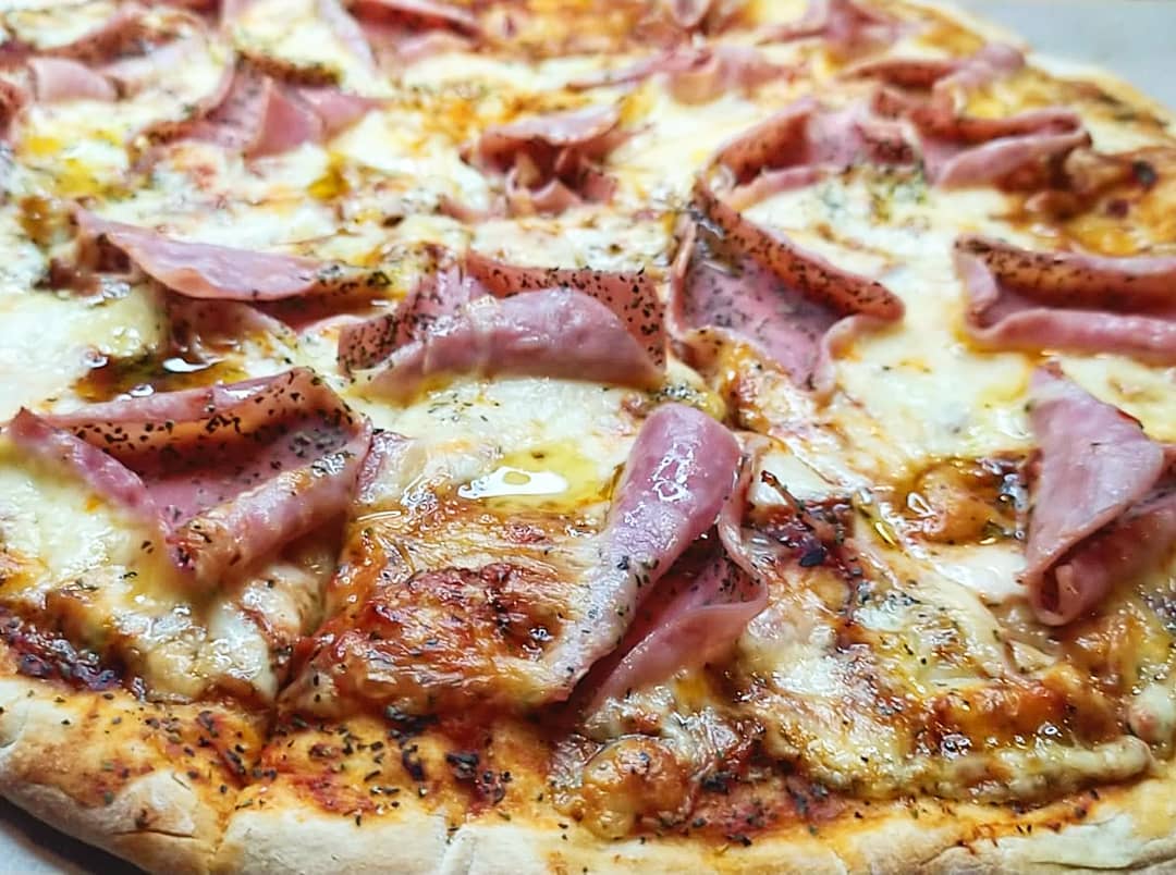 Combo Pizza Grande, Pan Al Ajo y Gaseosa!!