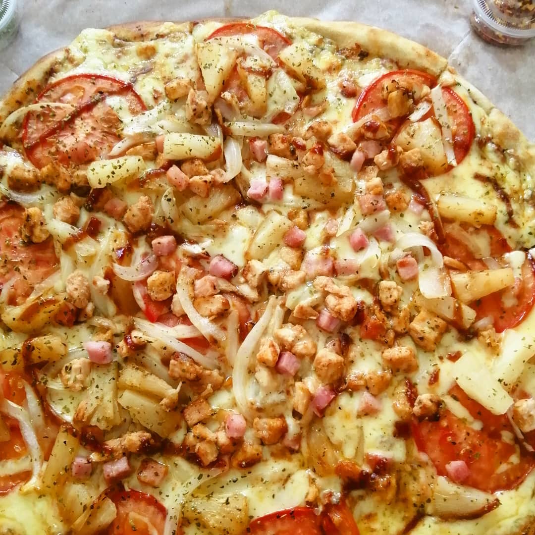 Pizza Macatas (8 slices)